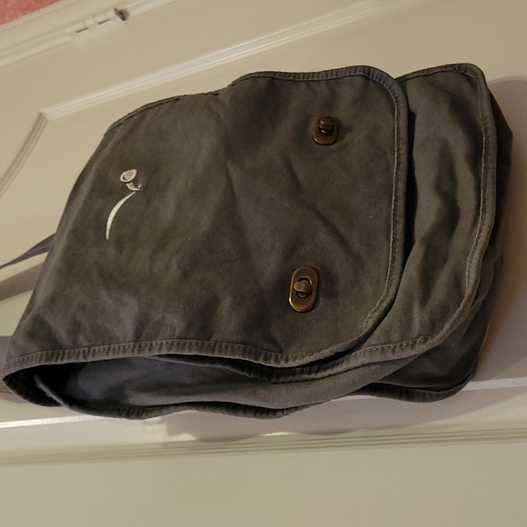 New PetSmart Authentic Pigment Gray Logo Pet Shoulder Bag w/ Snaps - Picture 4 of 9